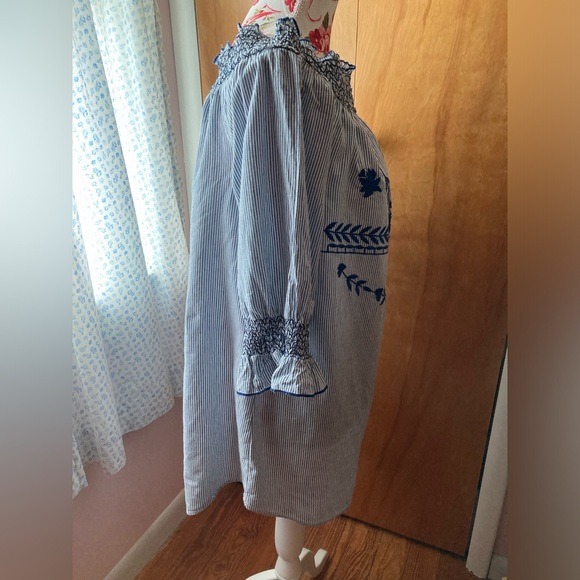 DizzyLizzy Blue and White Striped and Embroidered Tunic Top - SZ L - Picture 5 of 13